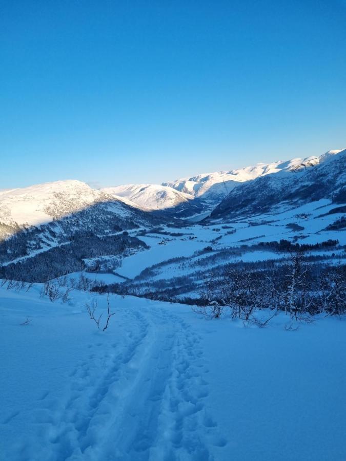 Stor Leilighet Med 4 Senger Sentralt I Forde Экстерьер фото